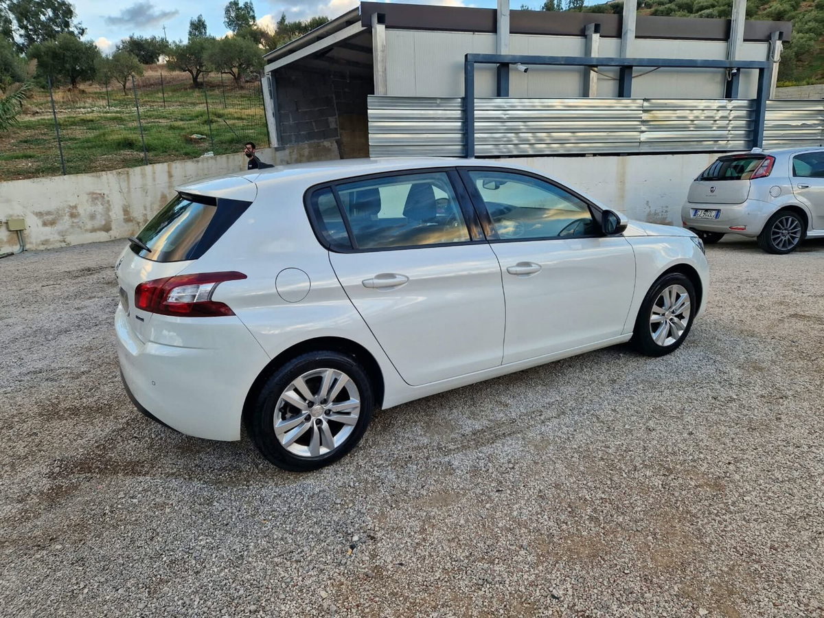 Peugeot 308 PureTech Turbo 110 S&S Active Pack (2)
