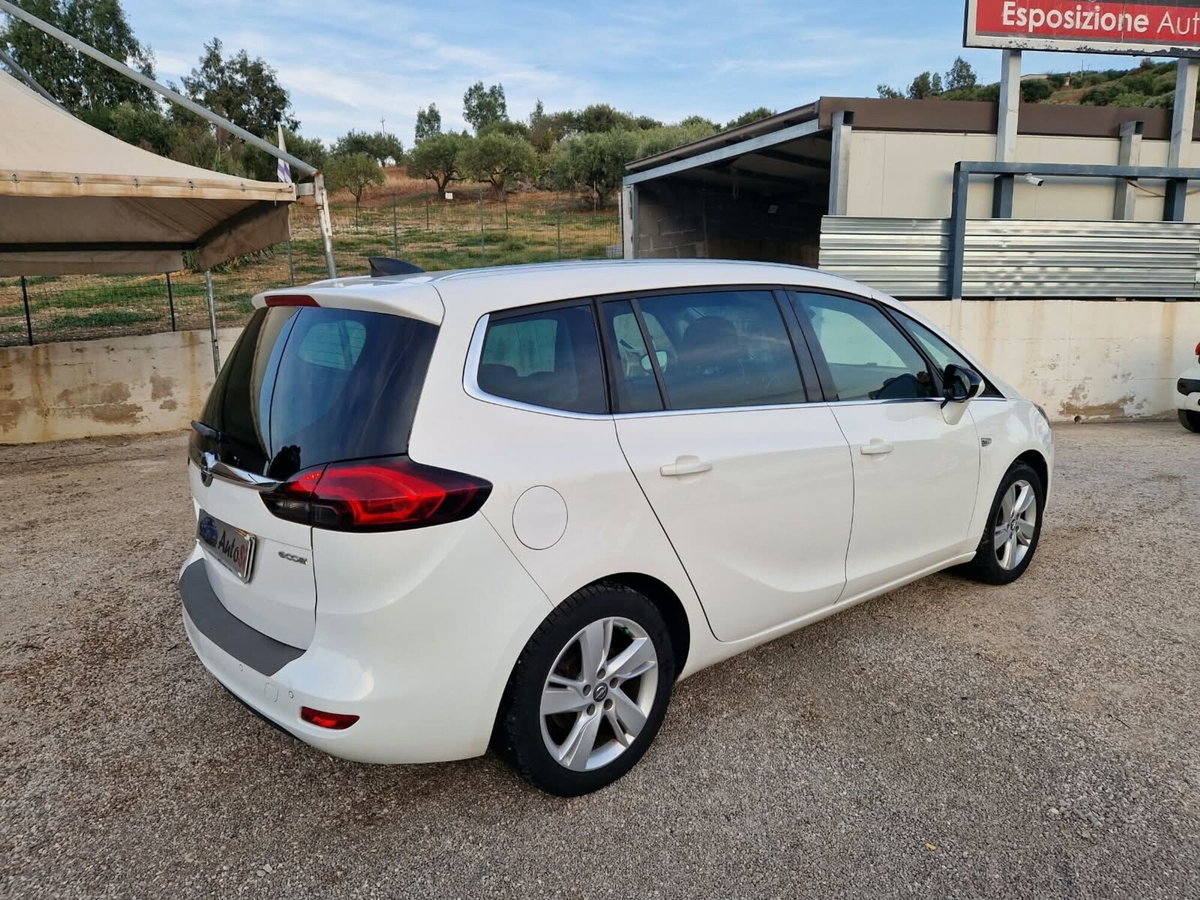 Opel Zafira Tourer 1.6 CDTi 136CV Start&Stop Cosmo (4)
