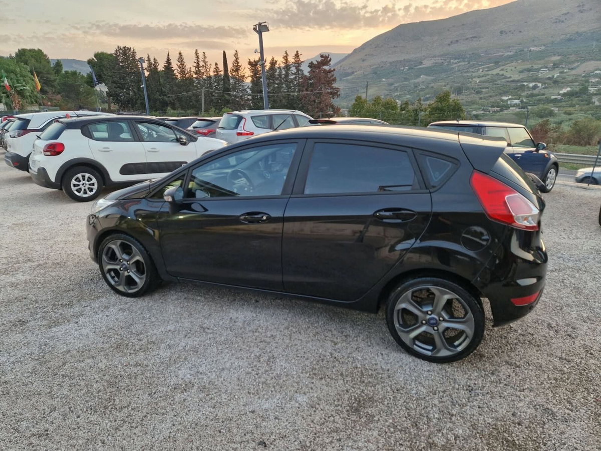 Ford Fiesta 1.5 TDCi 95CV 5 porte Titanium (9)