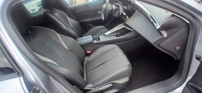 Peugeot 308 BlueHDi 130 S&S EAT8 Allure Pack (16)