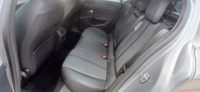 Peugeot 308 BlueHDi 130 S&S EAT8 Allure Pack (17)