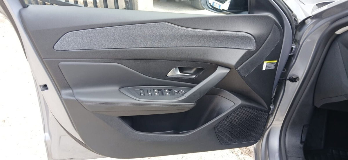 Peugeot 308 BlueHDi 130 S&S EAT8 Allure Pack (20)