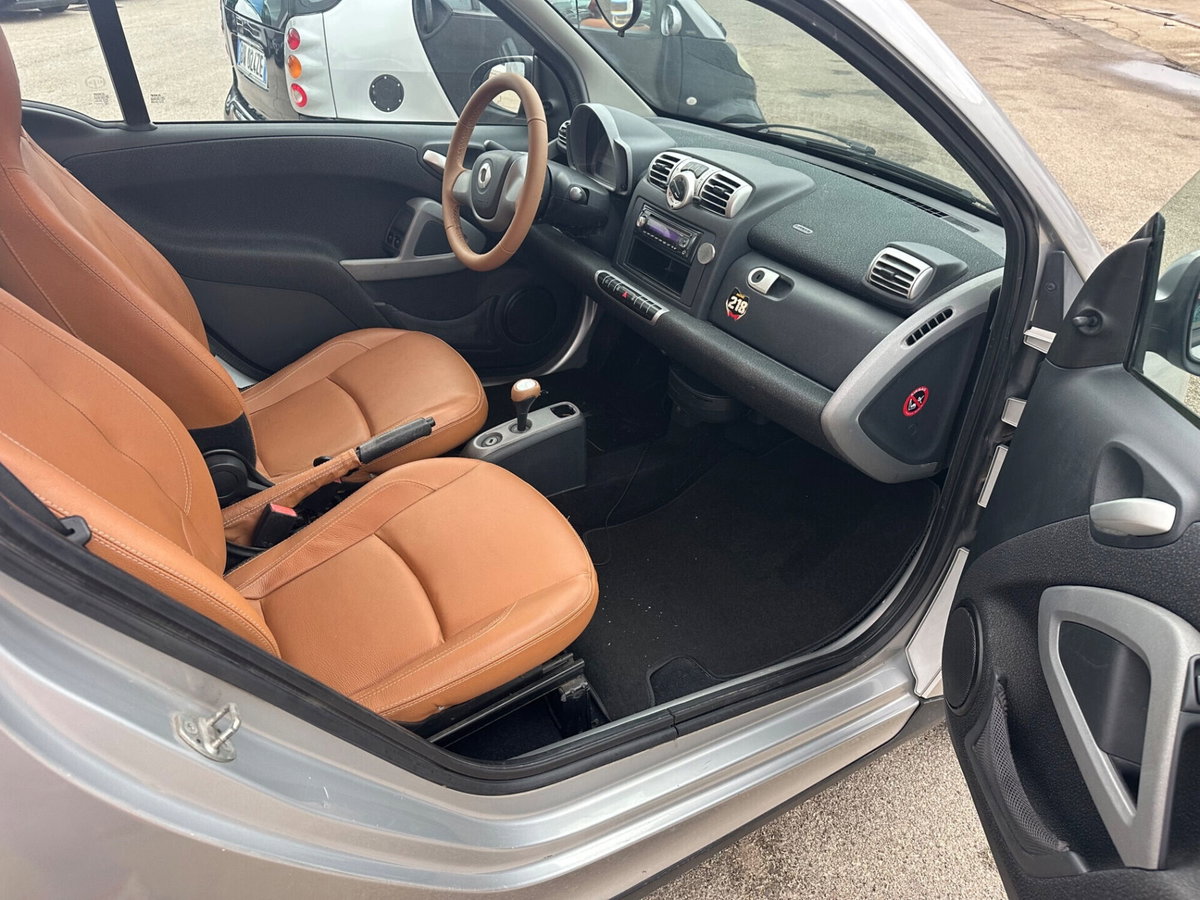 smart Fortwo 1000 52 kW MHD coupé pulse (10)