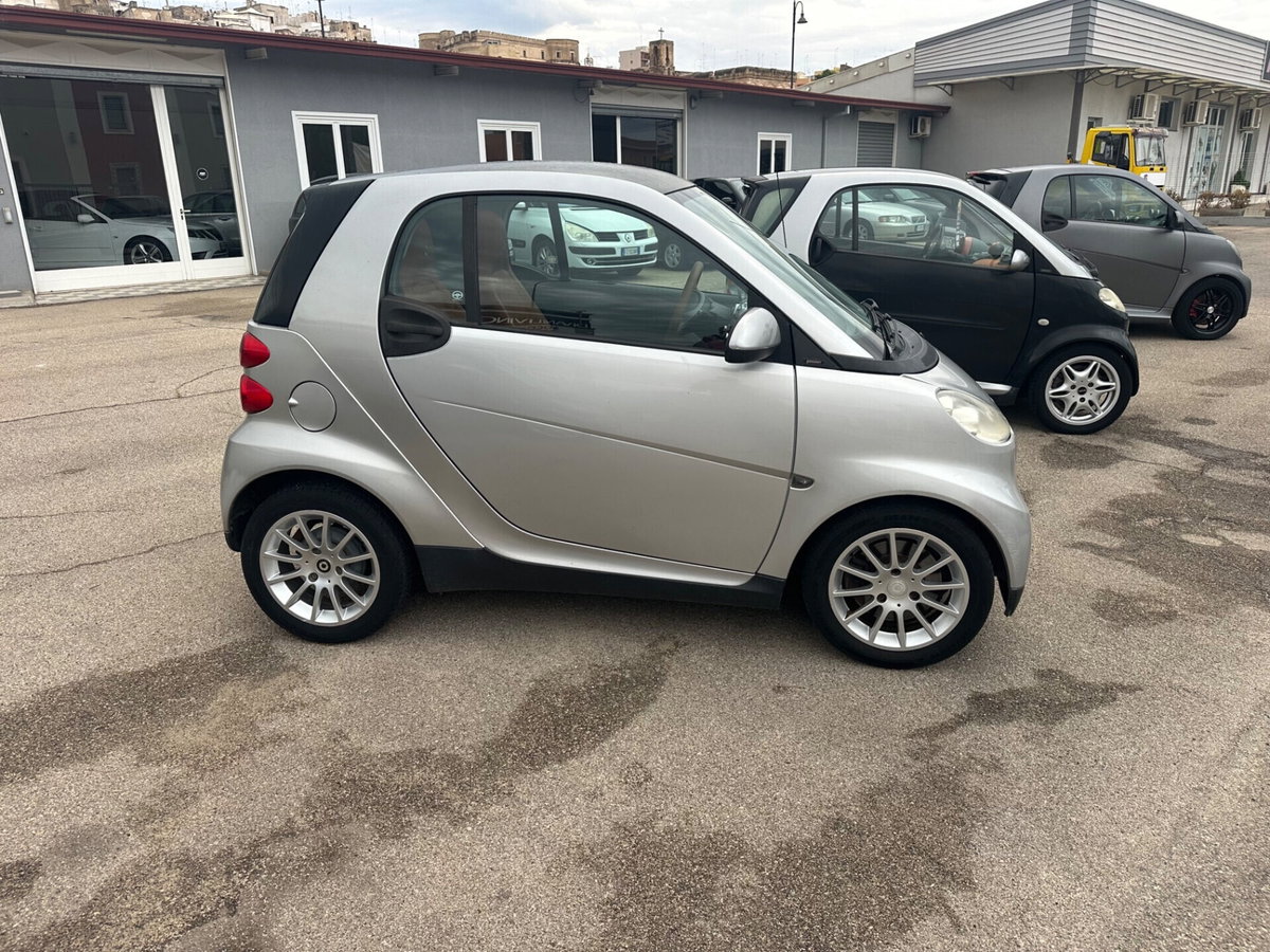 smart Fortwo 1000 52 kW MHD coupé pulse (4)