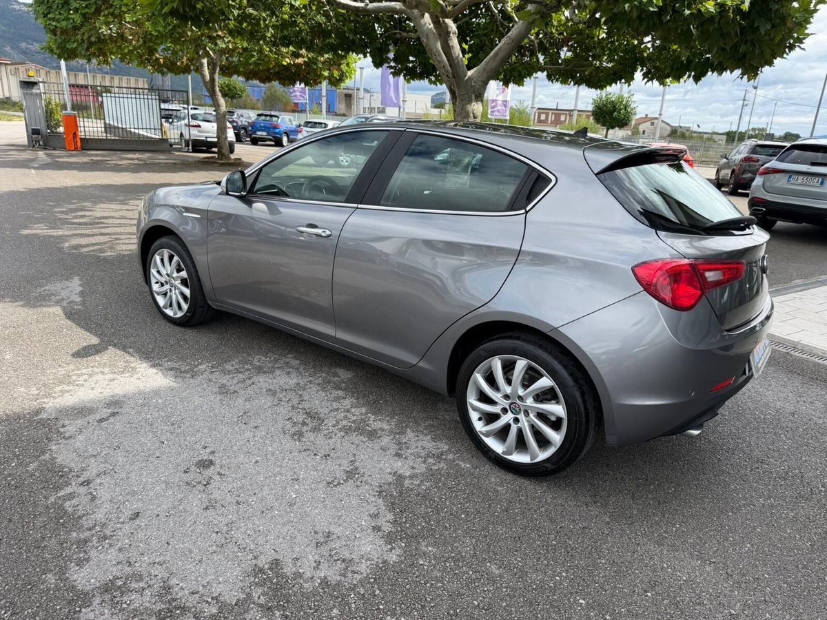Alfa Romeo Giulietta 2.0 JTDm Distinctive 150cv E5+ (4)