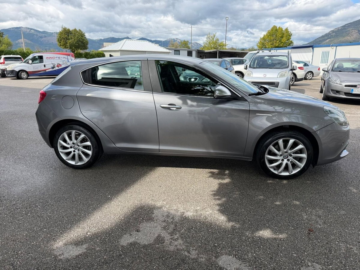 Alfa Romeo Giulietta 2.0 JTDm Distinctive 150cv E5+ (6)