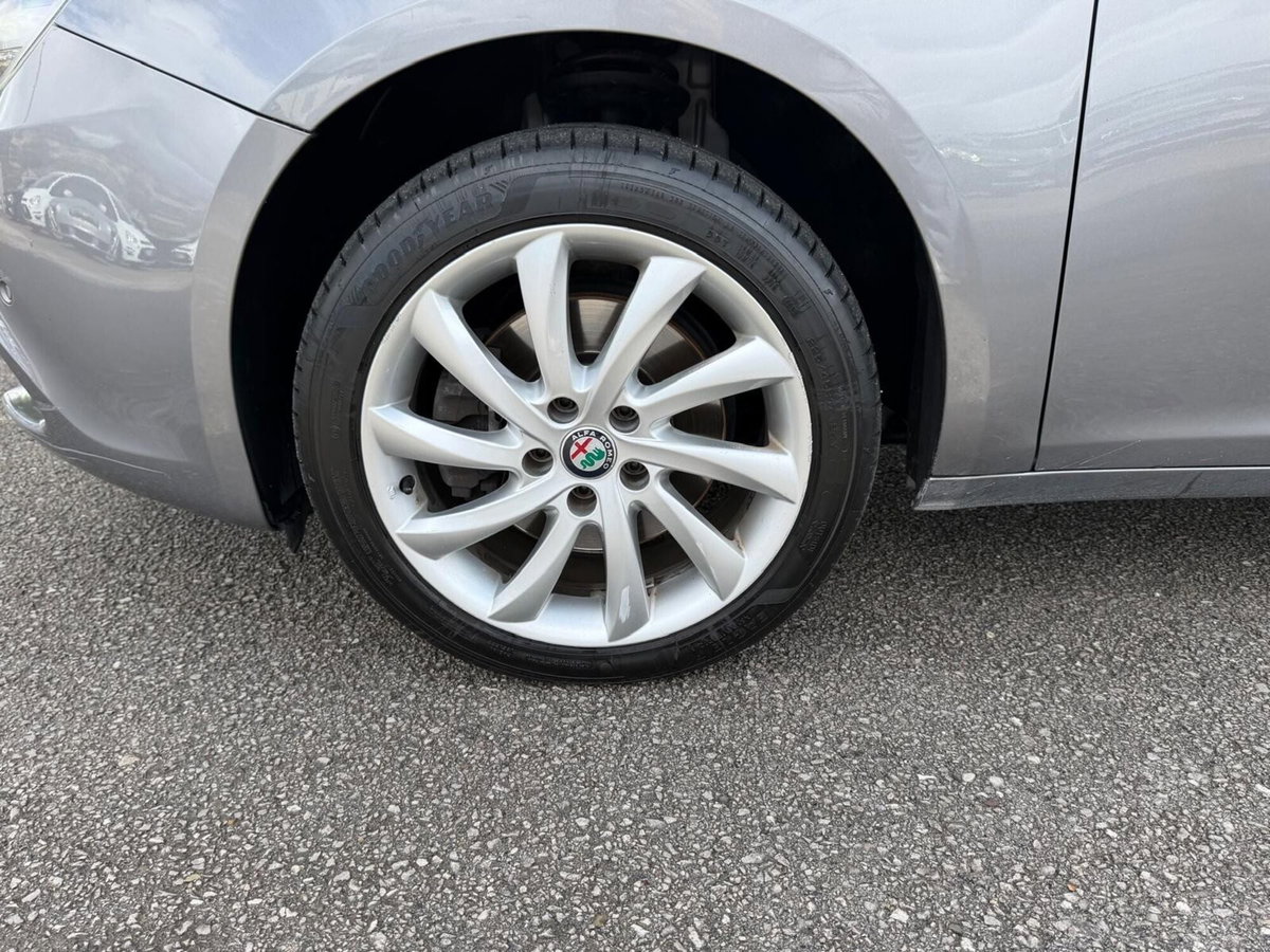 Alfa Romeo Giulietta 2.0 JTDm Distinctive 150cv E5+ (8)