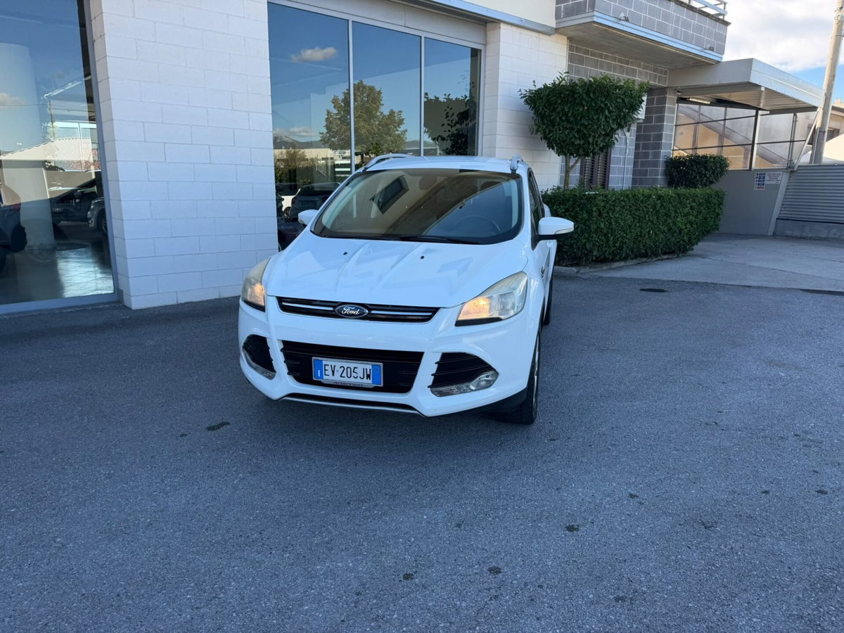 Ford Kuga 2.0 TDCI 140 CV 4WD Titanium (3)