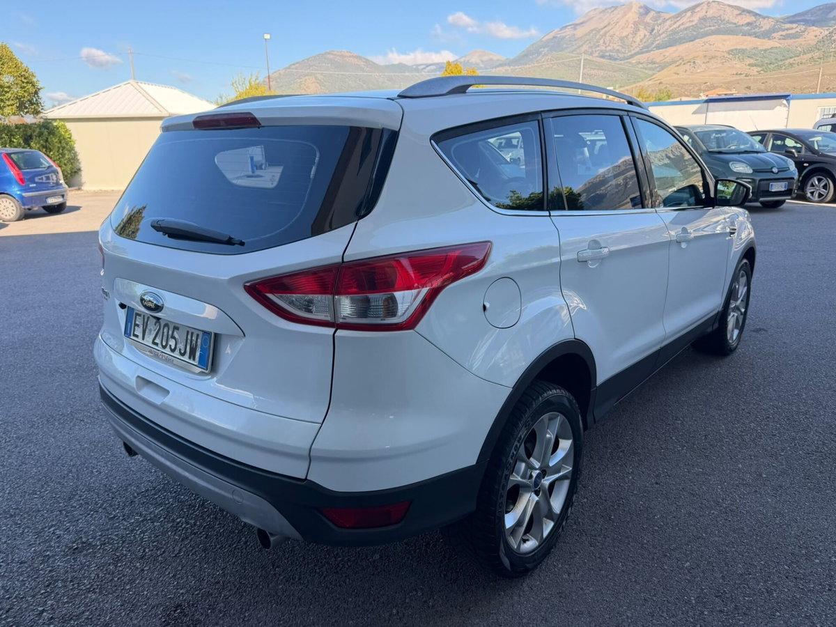 Ford Kuga 2.0 TDCI 140 CV 4WD Titanium (6)