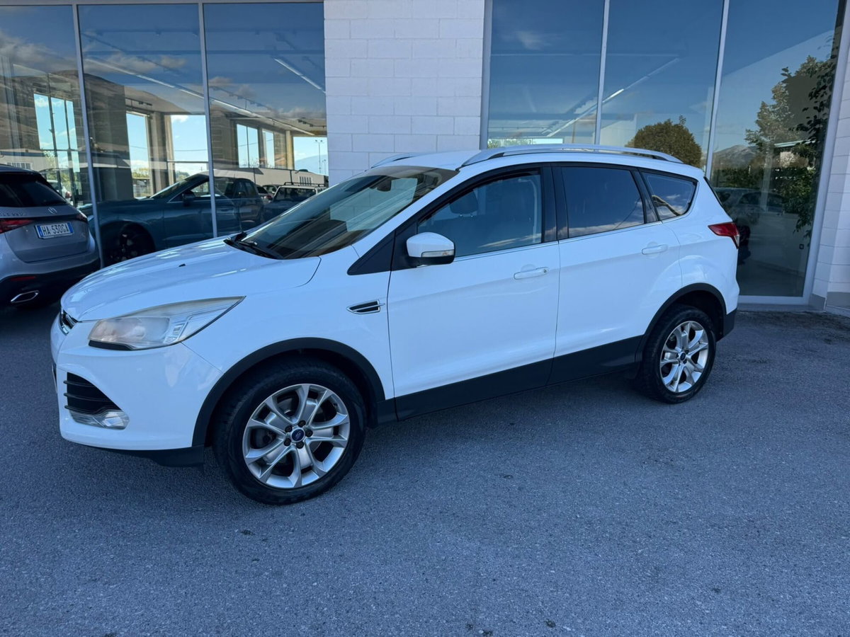 Ford Kuga 2.0 TDCI 140 CV 4WD Titanium (9)