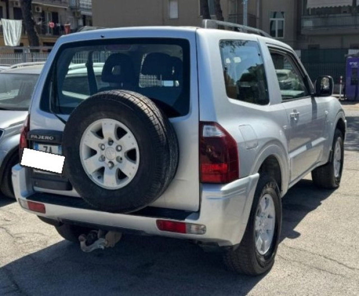 Mitsubishi Pajero 2.5 TDI 3p. GLX (5)