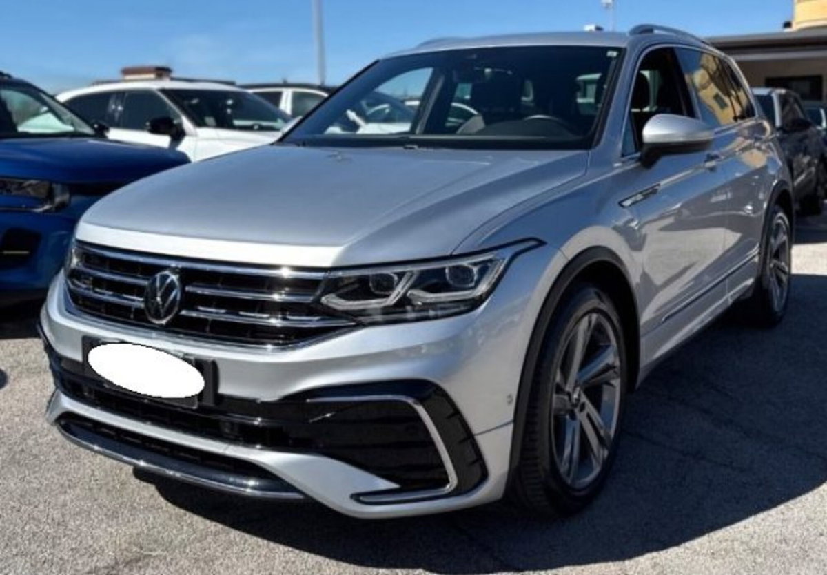 Volkswagen Tiguan 2.0 TDI 150 CV SCR DSG 4MOTION R-Line (2)
