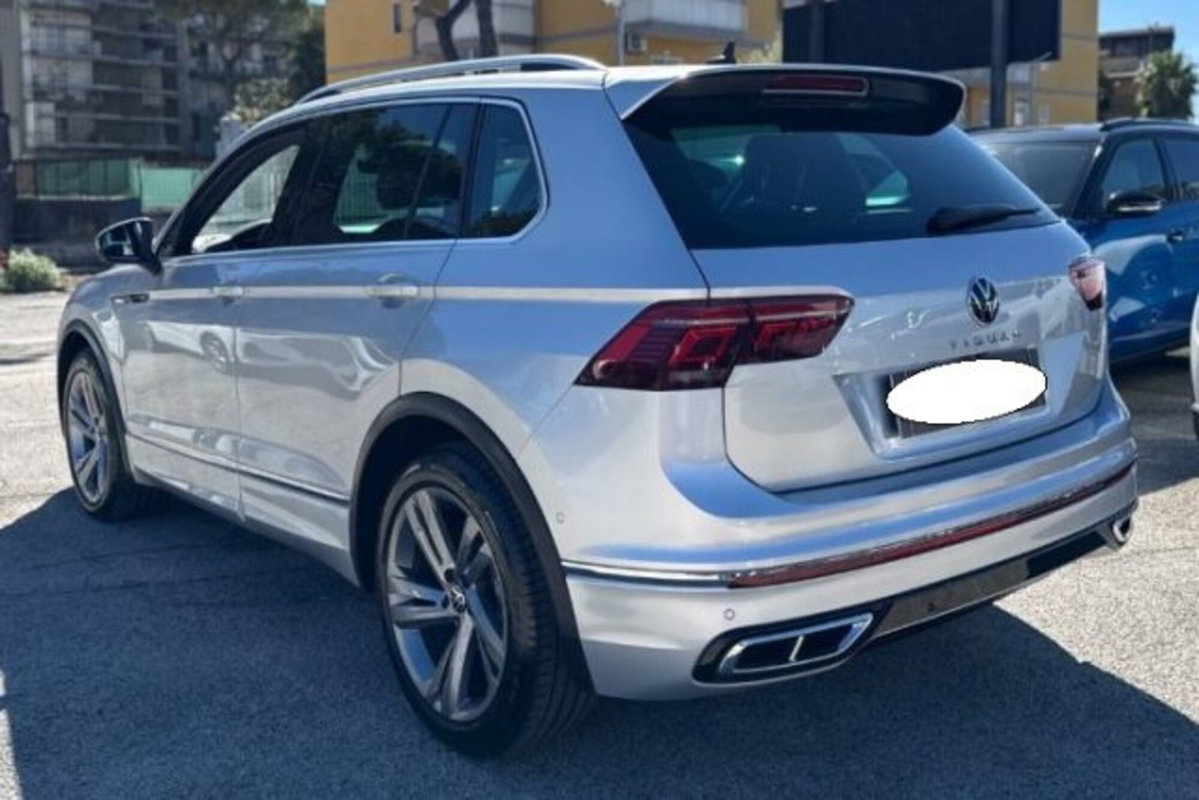 Volkswagen Tiguan 2.0 TDI 150 CV SCR DSG 4MOTION R-Line (4)