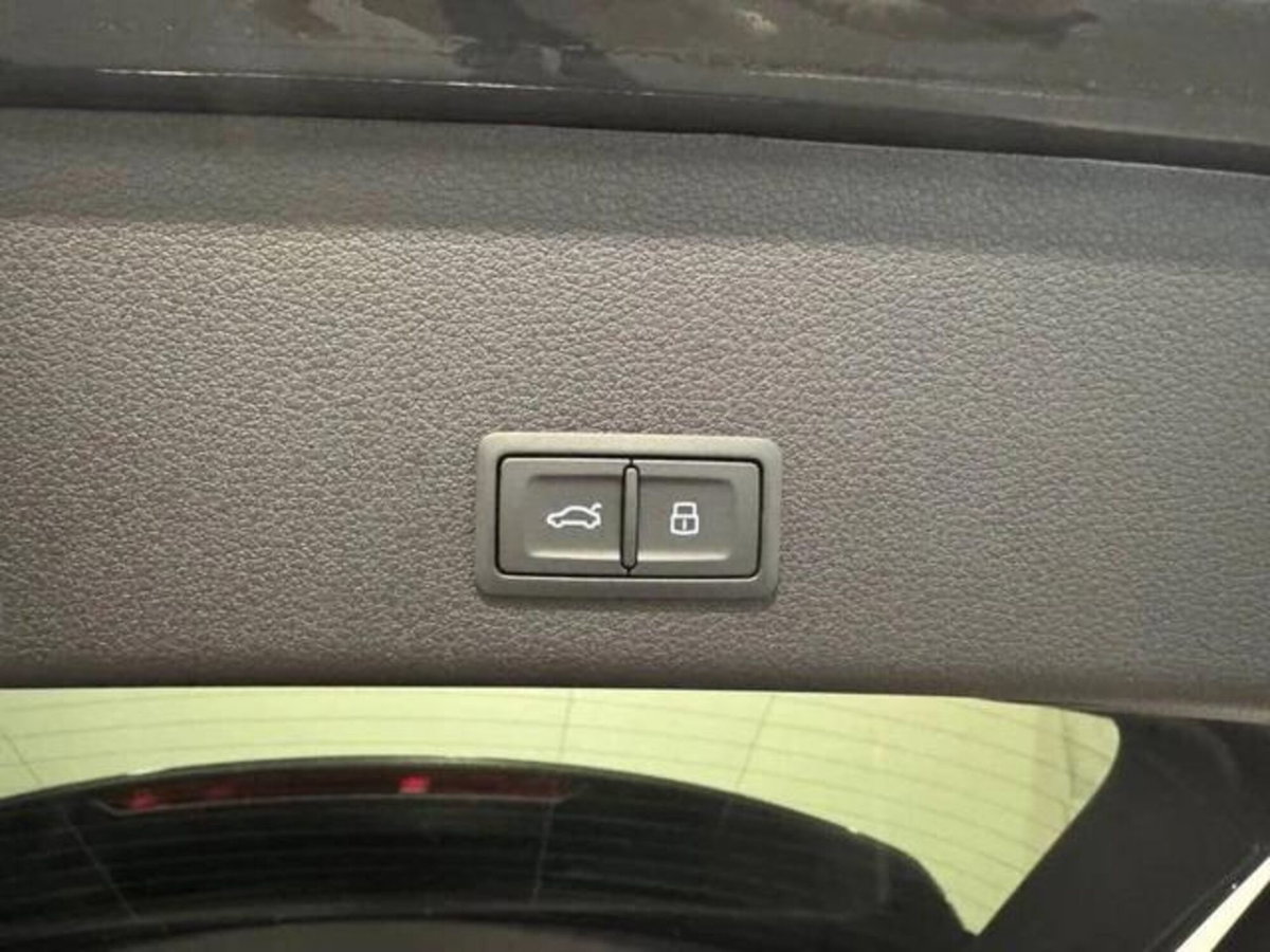Audi Q8 Sportback 55 S line edition quattro (3)