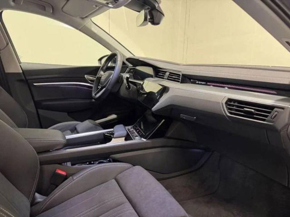 Audi Q8 Sportback 55 S line edition quattro (4)