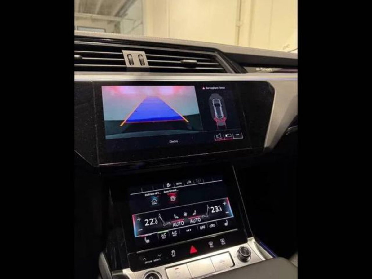 Audi Q8 Sportback 55 S line edition quattro (8)