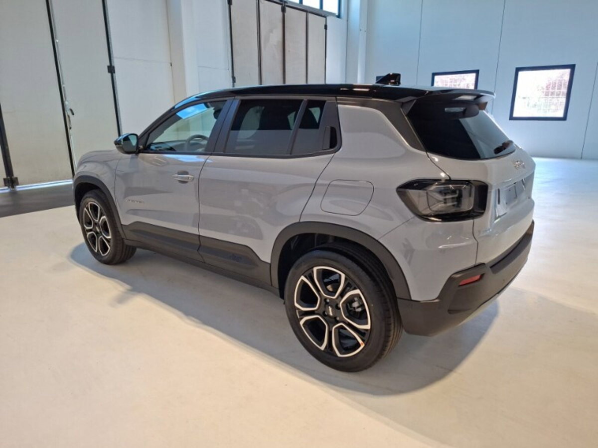 Jeep Avenger 1.2 turbo e-hybrid mhev Summit fwd 110cv edct6 (4)