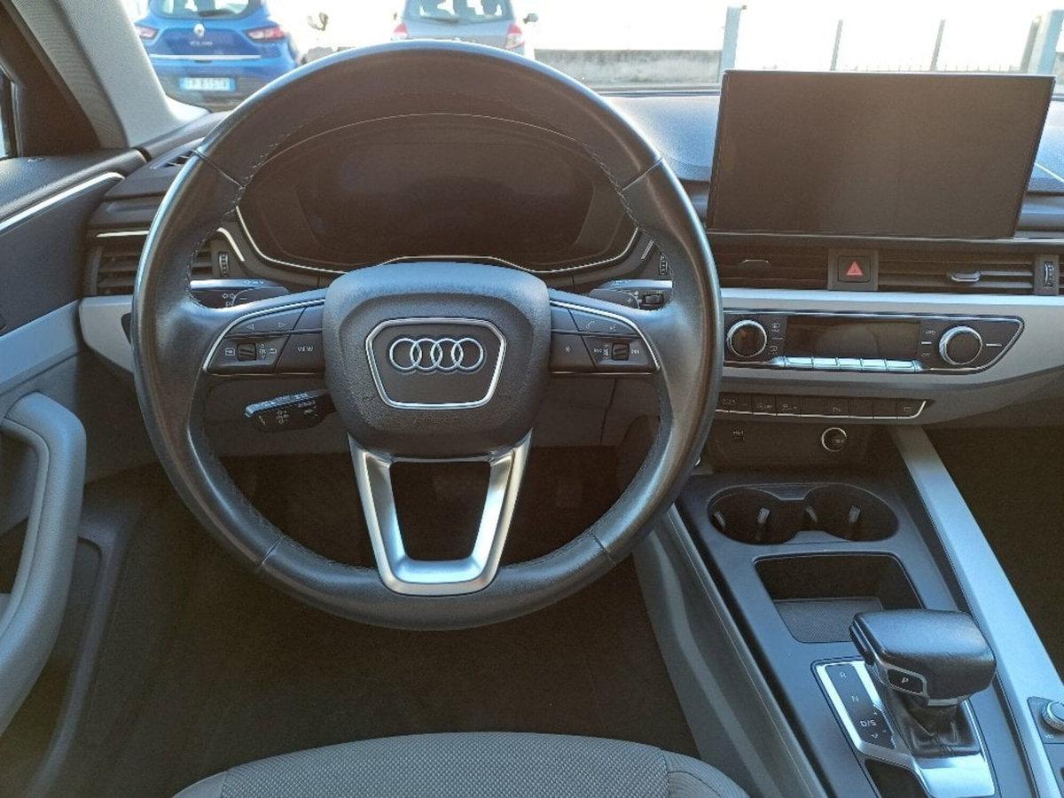 Audi A4 Avant 30 TDI/136 CV S tronic Business Advanced (7)