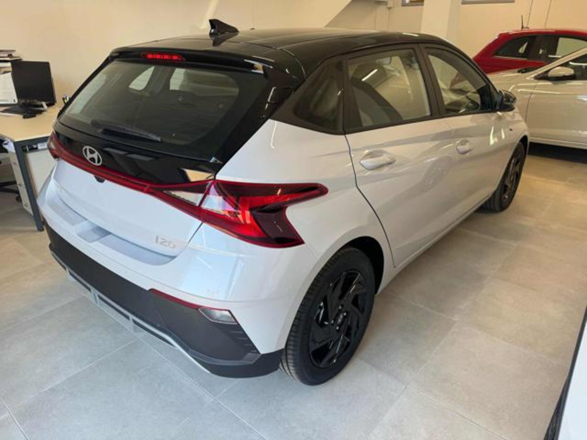 Hyundai i20 1.0 t-gdi Dark Line 90cv mt (4)