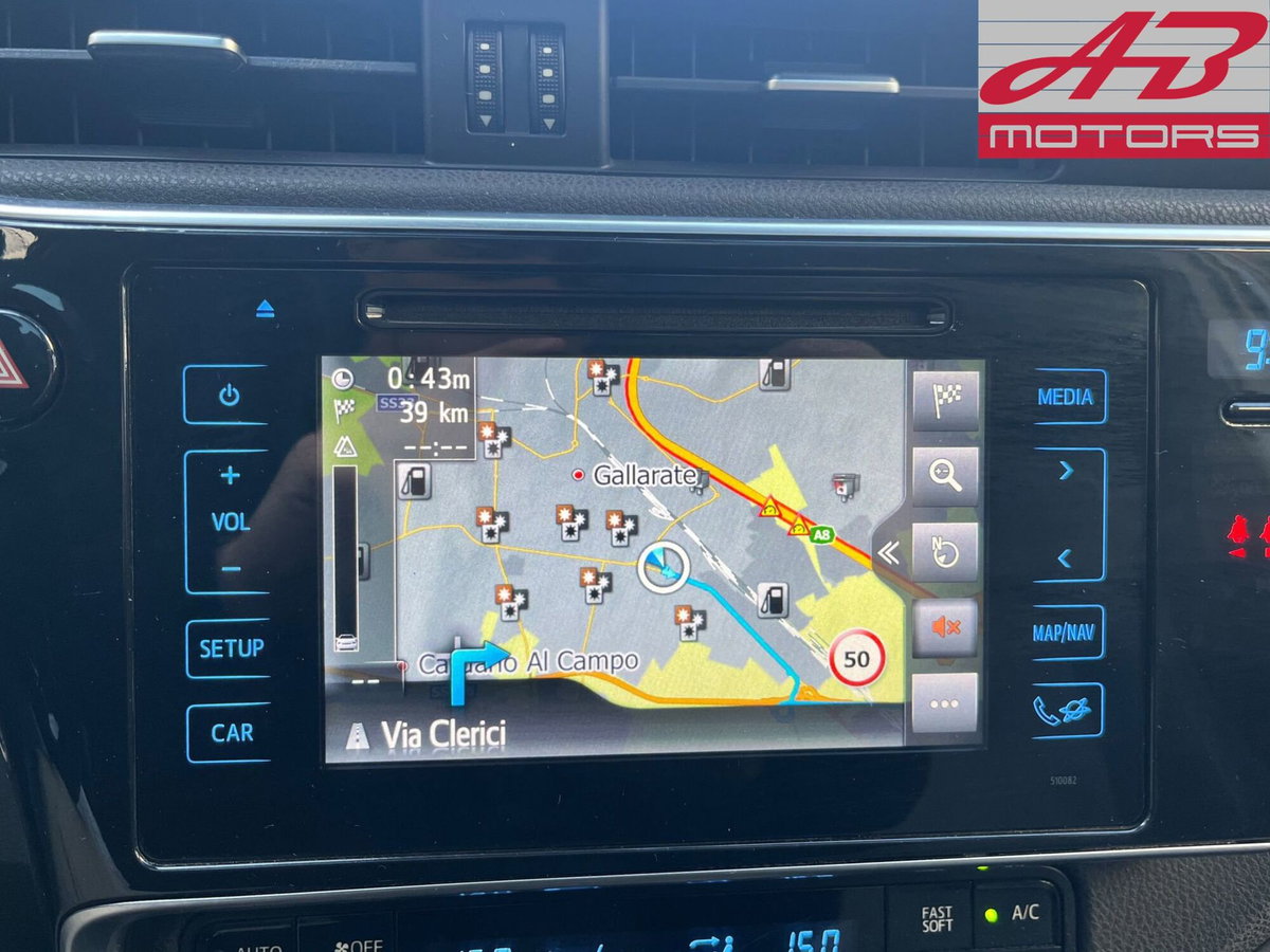 Toyota Auris Station Wagon 1.8 Hybrid Lounge (17)