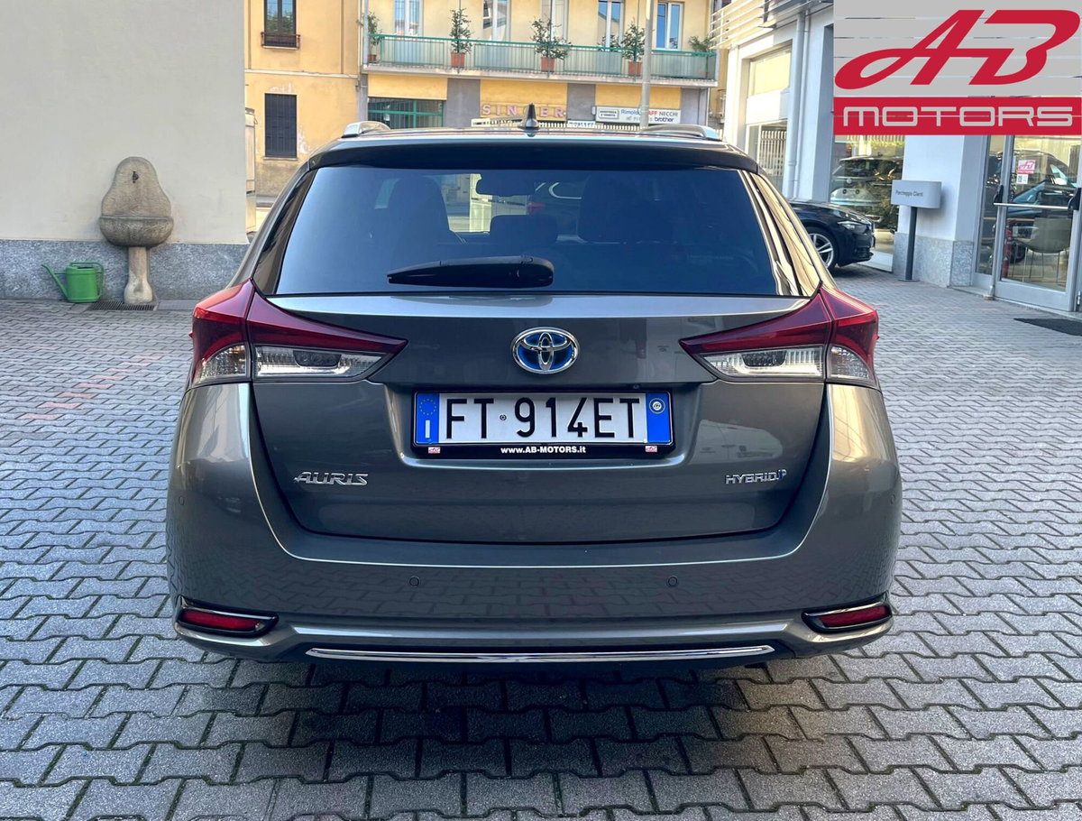 Toyota Auris Station Wagon 1.8 Hybrid Lounge (6)