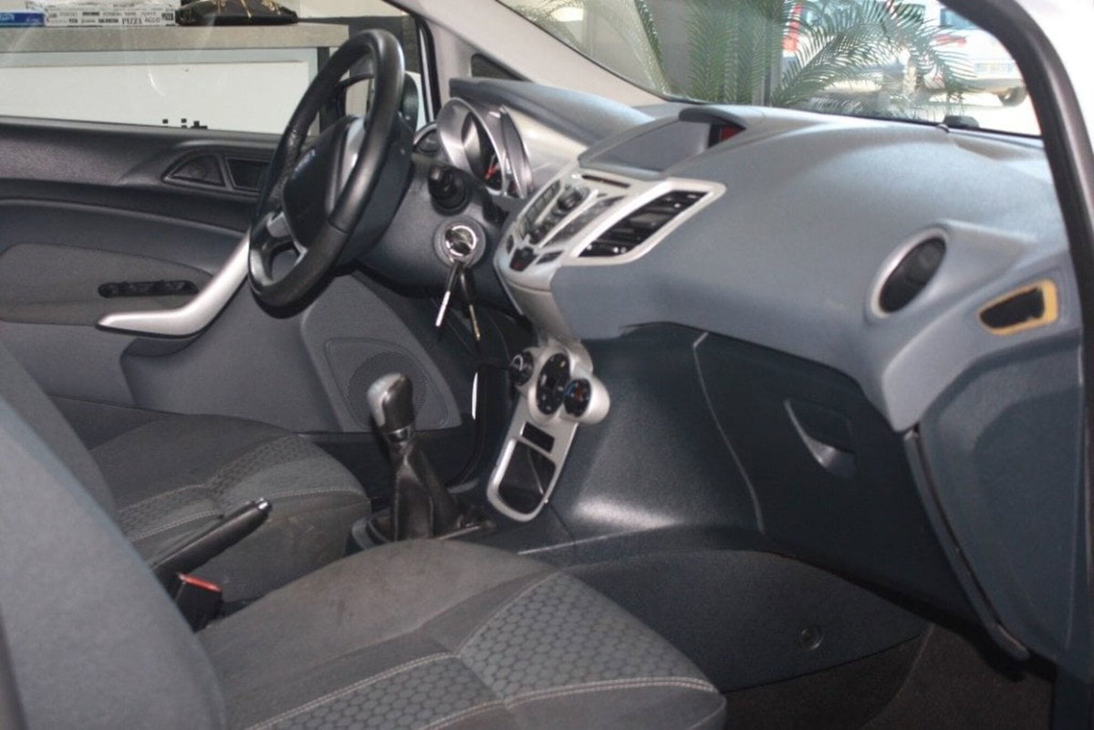 Ford Fiesta 1.4 TDCi 5p. Titanium (7)