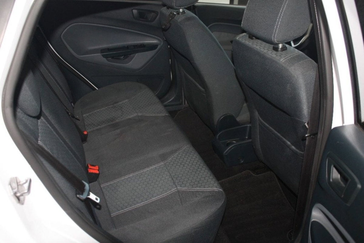 Ford Fiesta 1.4 TDCi 5p. Titanium (8)