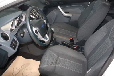 Ford Fiesta 1.4 TDCi 5p. Titanium (9)