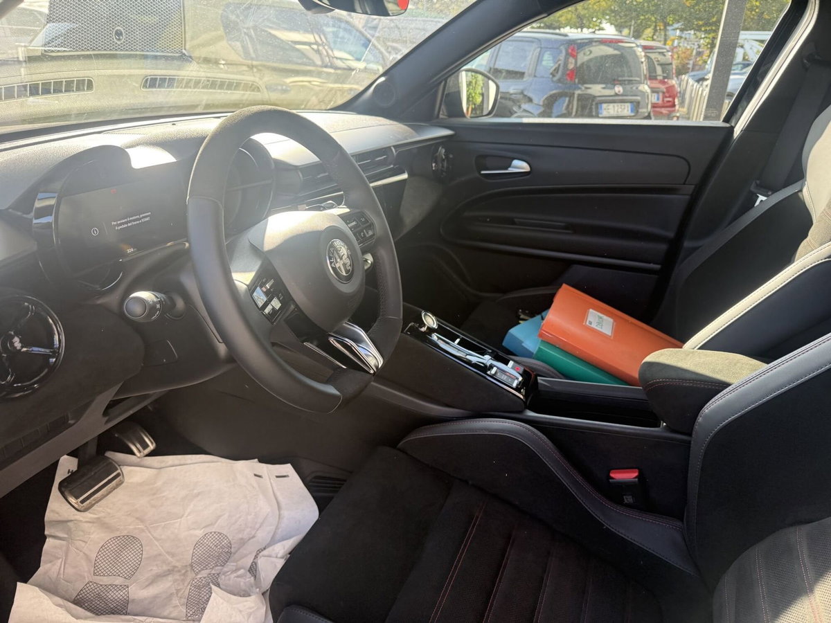 Alfa Romeo Junior 1.2 ibrida Sport Speciale 145cv edct6 (12)