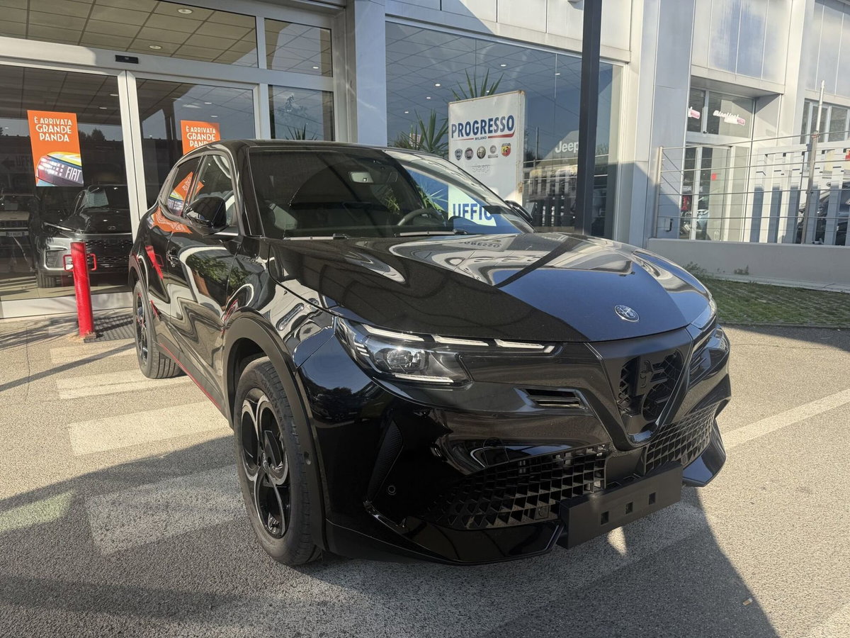 Alfa Romeo Junior 1.2 ibrida Sport Speciale 145cv edct6 (2)