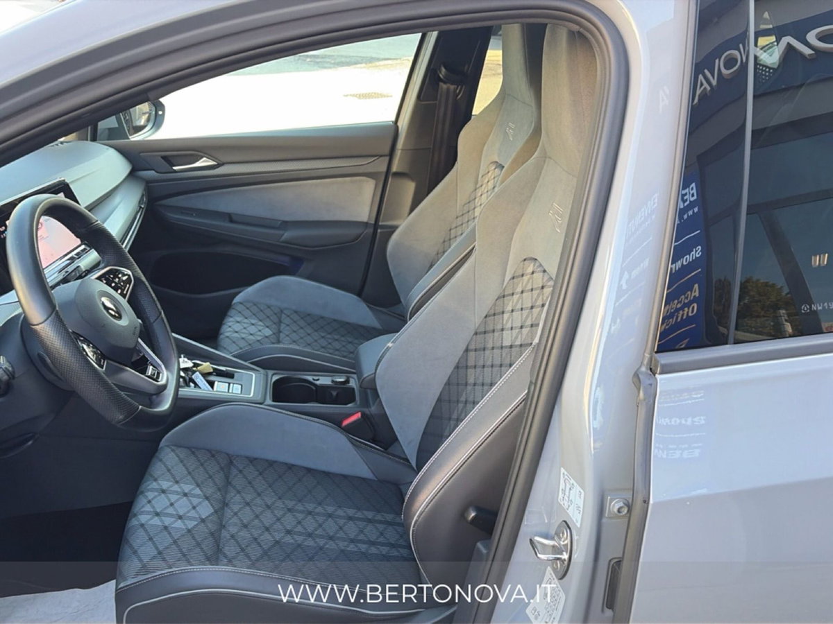 Volkswagen Golf 1.5 eTSI 130 CV EVO ACT DSG R-Line (12)