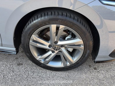 Volkswagen Golf 1.5 eTSI 130 CV EVO ACT DSG R-Line (8)
