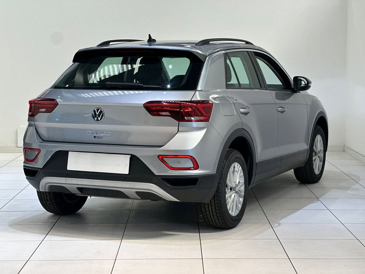 Volkswagen T-Roc 1.5 tsi Life dsg (4)