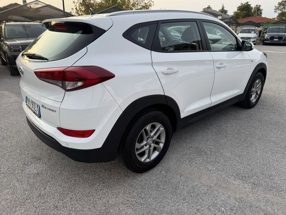 Hyundai Tucson 1.7 CRDi Classic (5)
