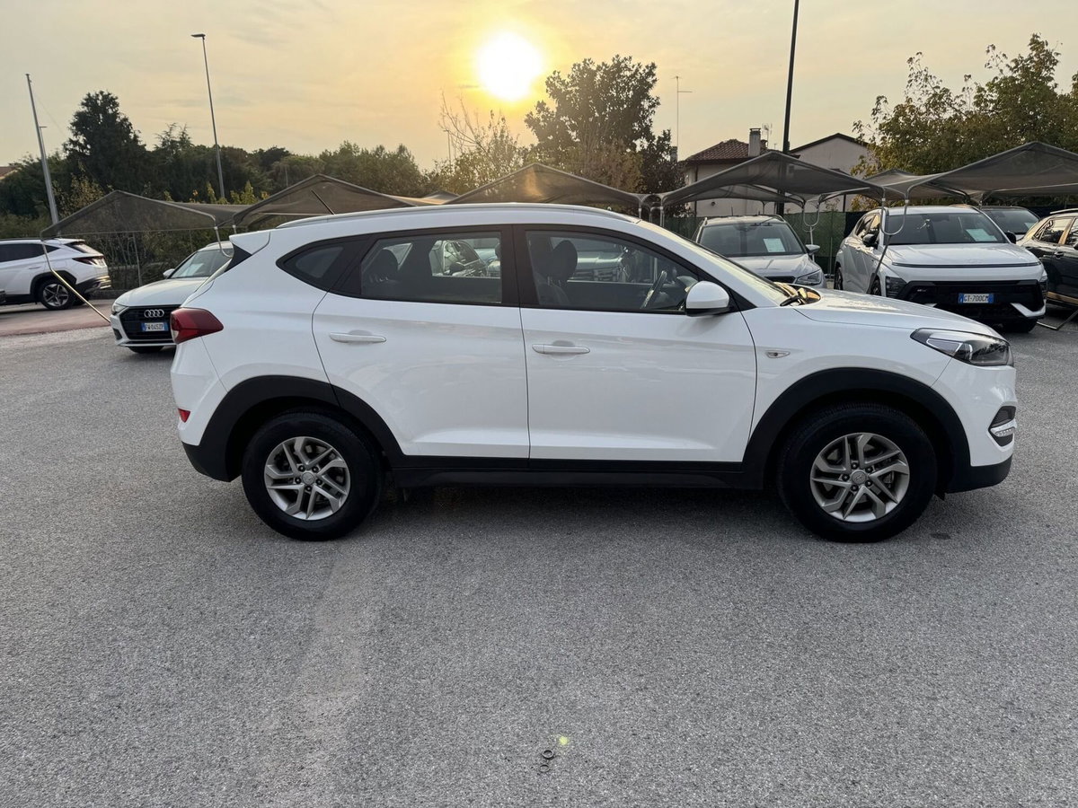 Hyundai Tucson 1.7 CRDi Classic (6)