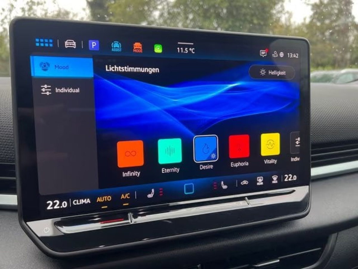 Volkswagen T-Roc 1.5 etsi R-Line 150cv dsg (17)