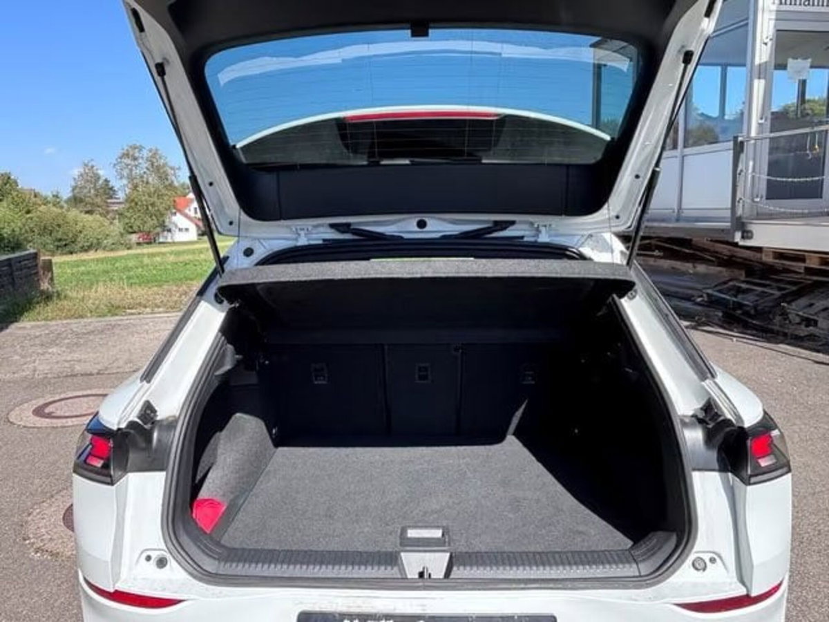 Volkswagen T-Roc 1.5 etsi R-Line 150cv dsg (17)