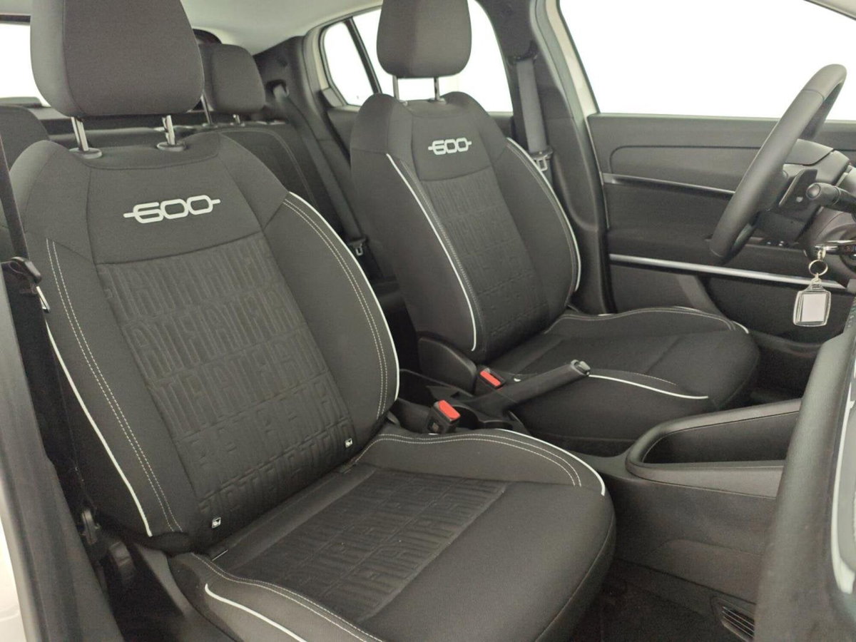 Fiat 600 1.2 hybrid 110cv auto (14)