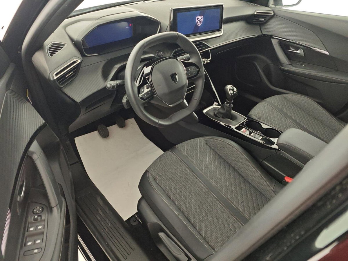Peugeot 2008 PureTech 100 S&S Allure (10)