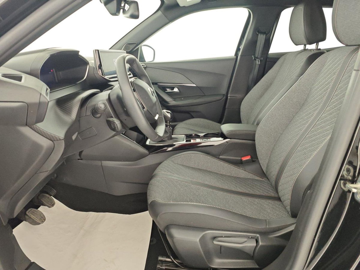 Peugeot 2008 PureTech 100 S&S Allure (11)
