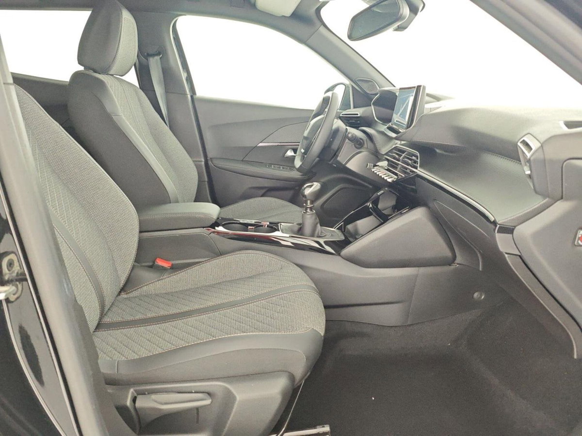 Peugeot 2008 PureTech 100 S&S Allure (14)