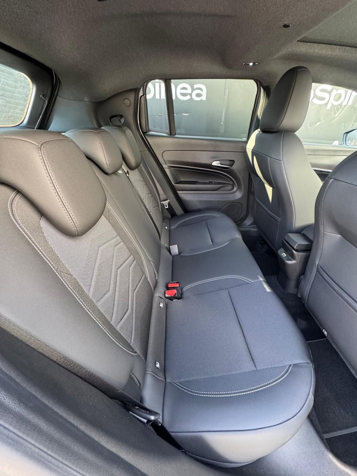 Jeep Avenger 1.2 turbo e-hybrid mhev Summit fwd 110cv edct6 (19)