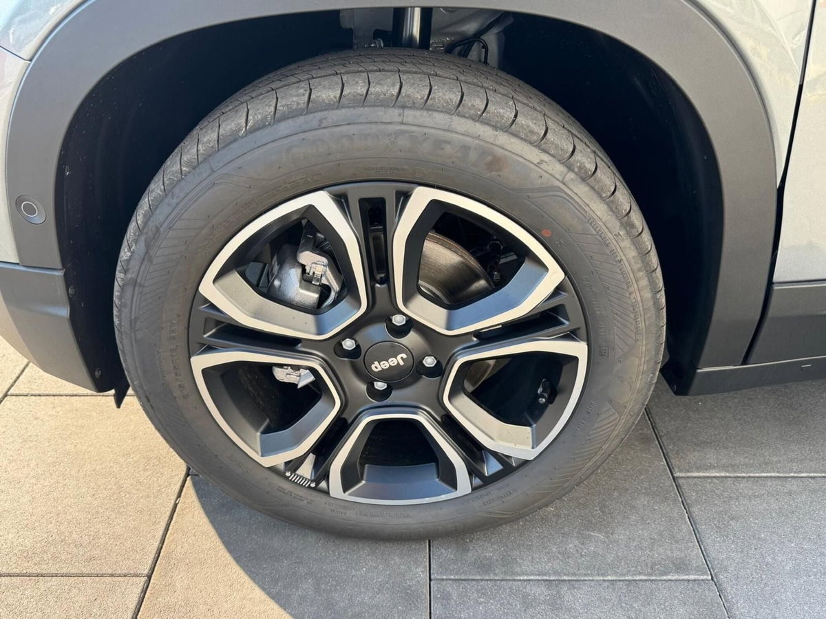 Jeep Avenger 1.2 turbo e-hybrid mhev Summit fwd 110cv edct6 (7)