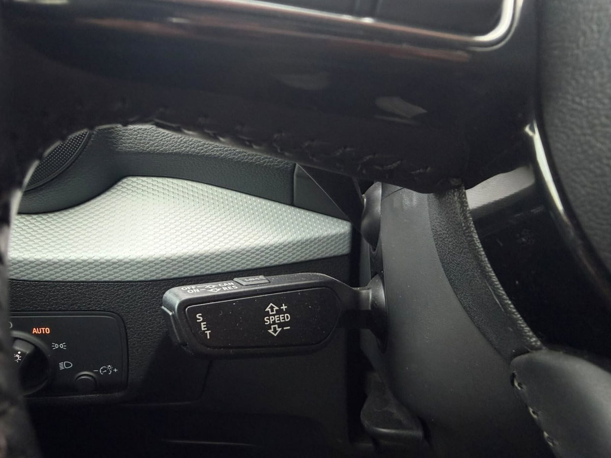 Audi Q2 Q2 30 TDI Business (14)