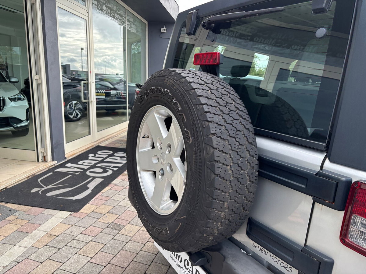 Jeep Wrangler 2.8 CRD DPF Sport (16)