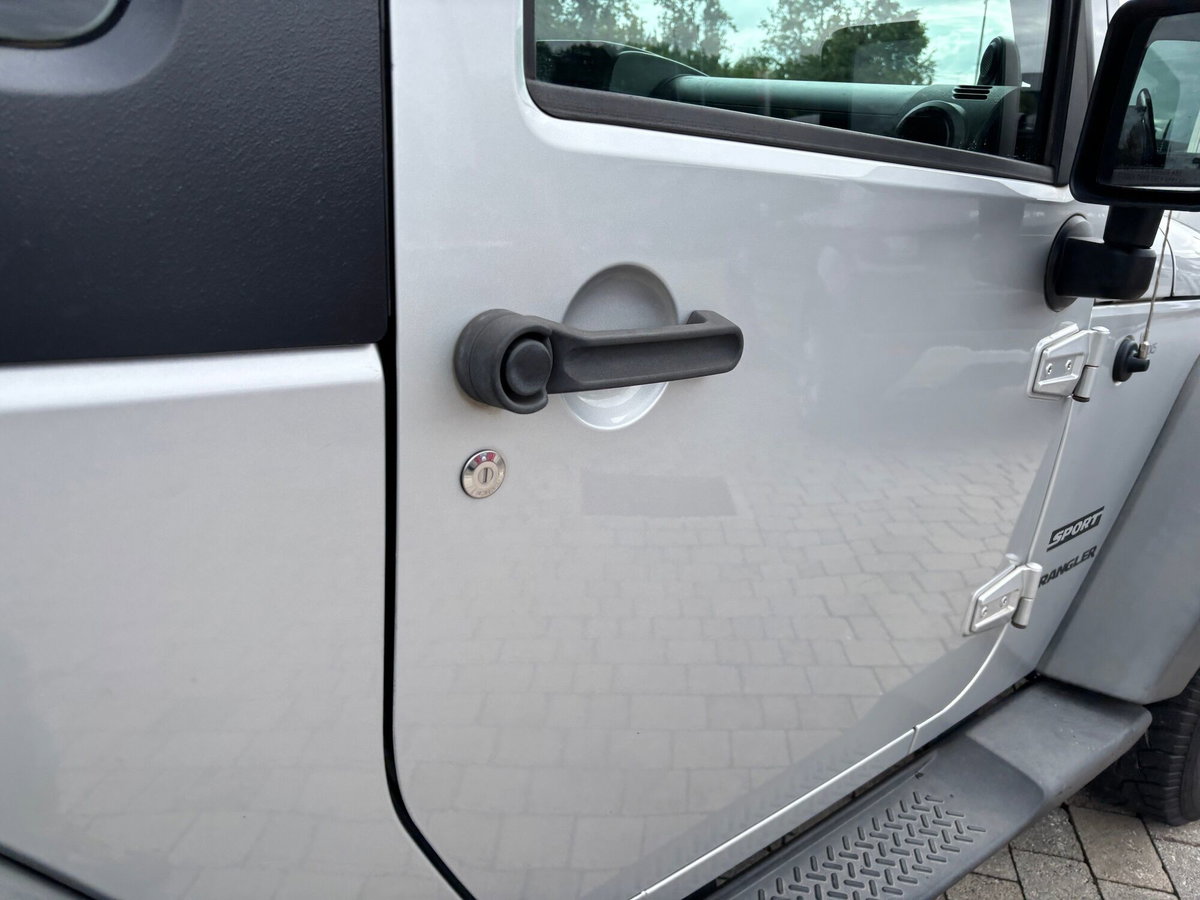 Jeep Wrangler 2.8 CRD DPF Sport (18)