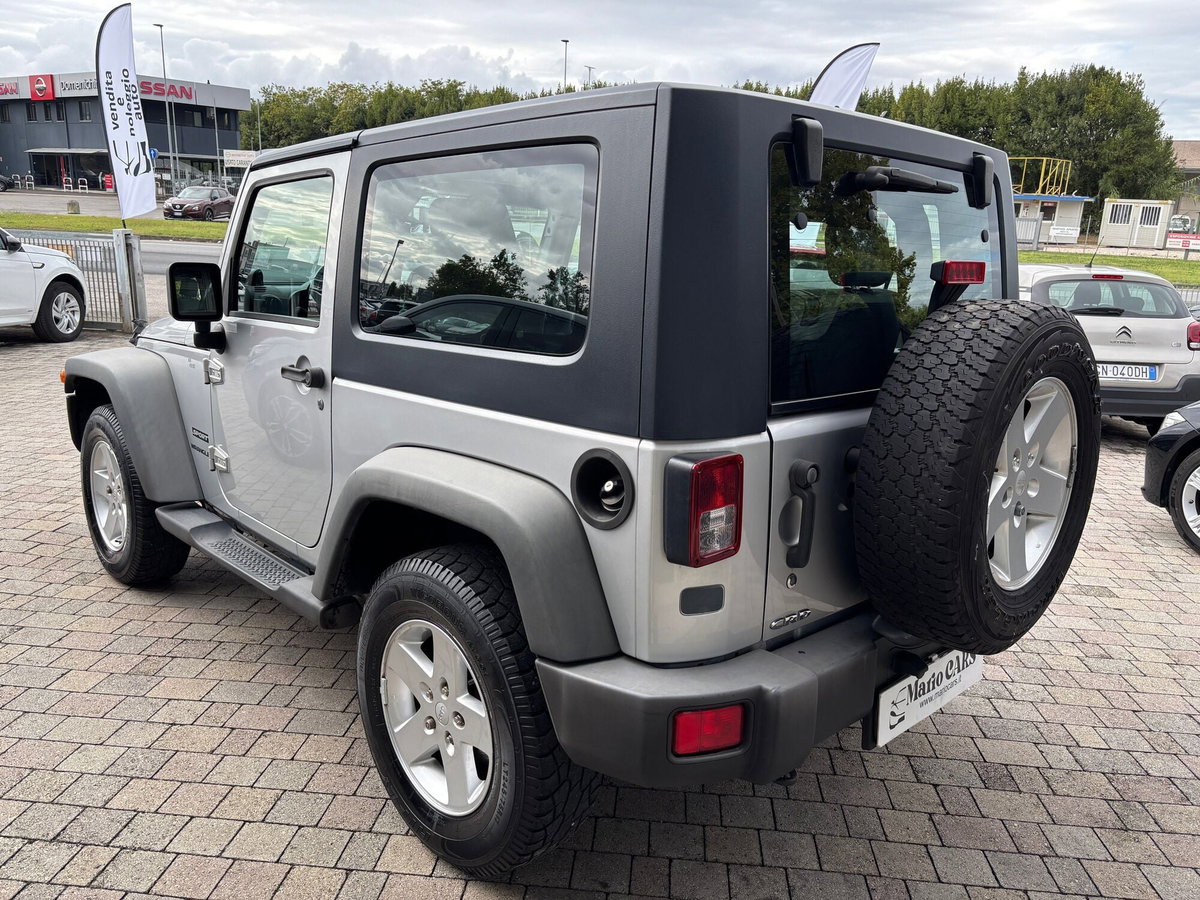 Jeep Wrangler 2.8 CRD DPF Sport (6)