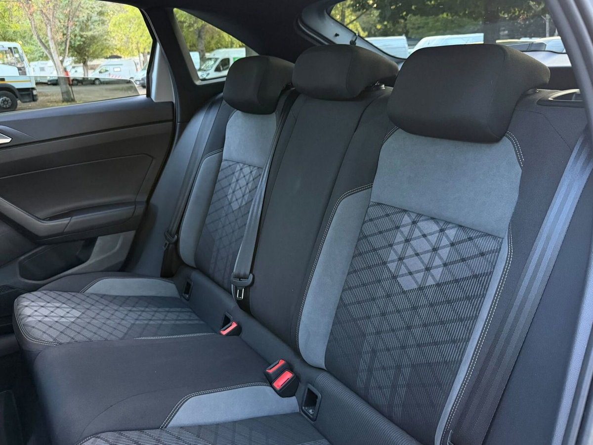 Volkswagen Taigo 1.0 tsi R-Line 115cv dsg (19)