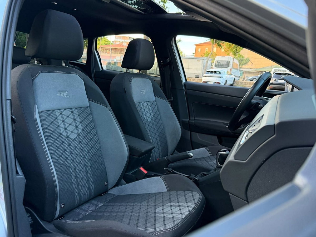 Volkswagen Taigo 1.0 tsi R-Line 115cv dsg (8)