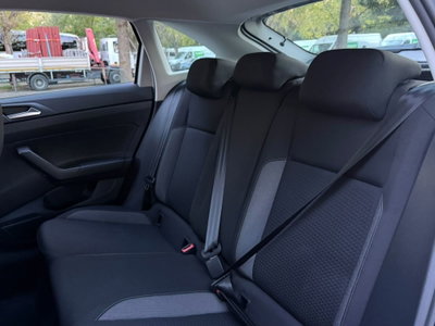 Volkswagen Taigo 1.0 tsi R-Line 95cv (10)